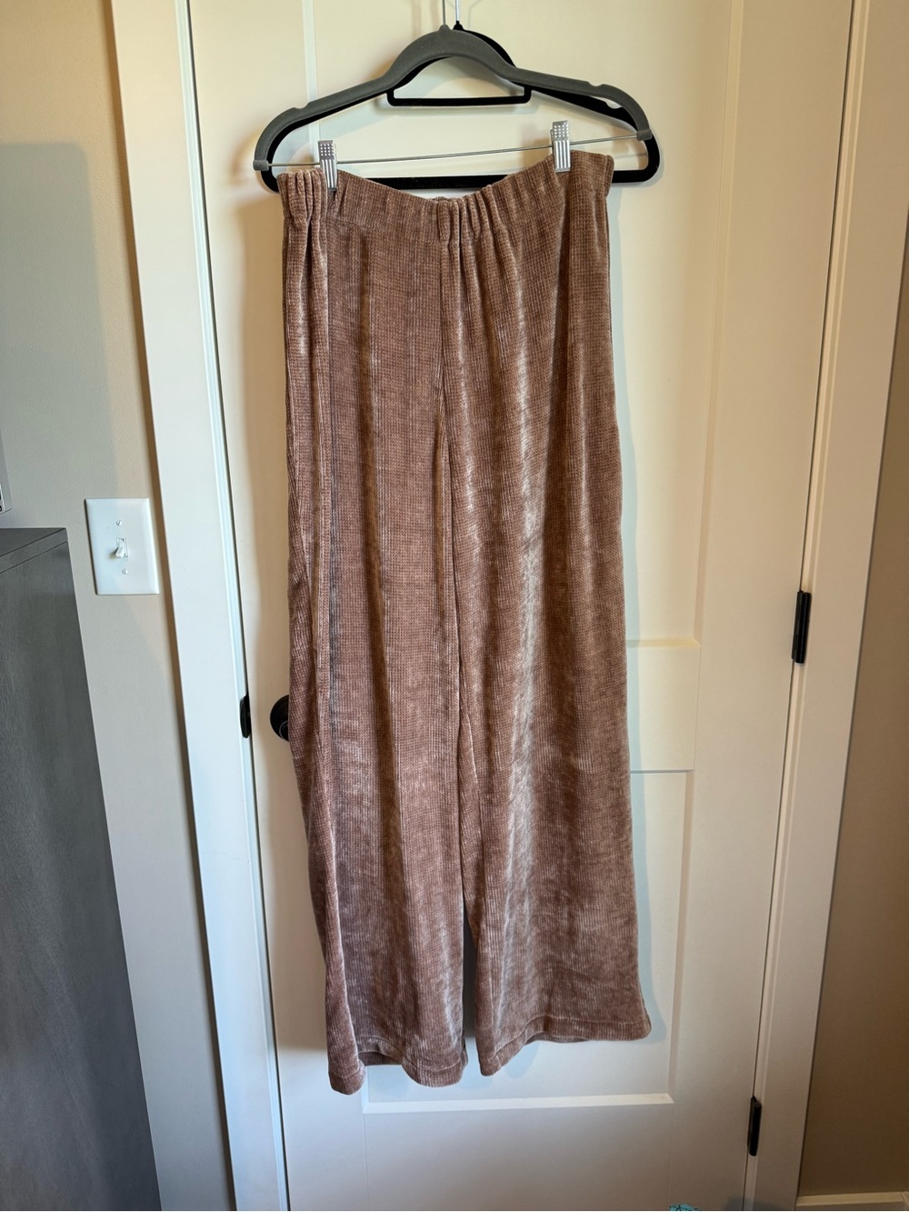 Old Navy Velvet Wide-Leg Lounge Pants in Light Brown L Tall